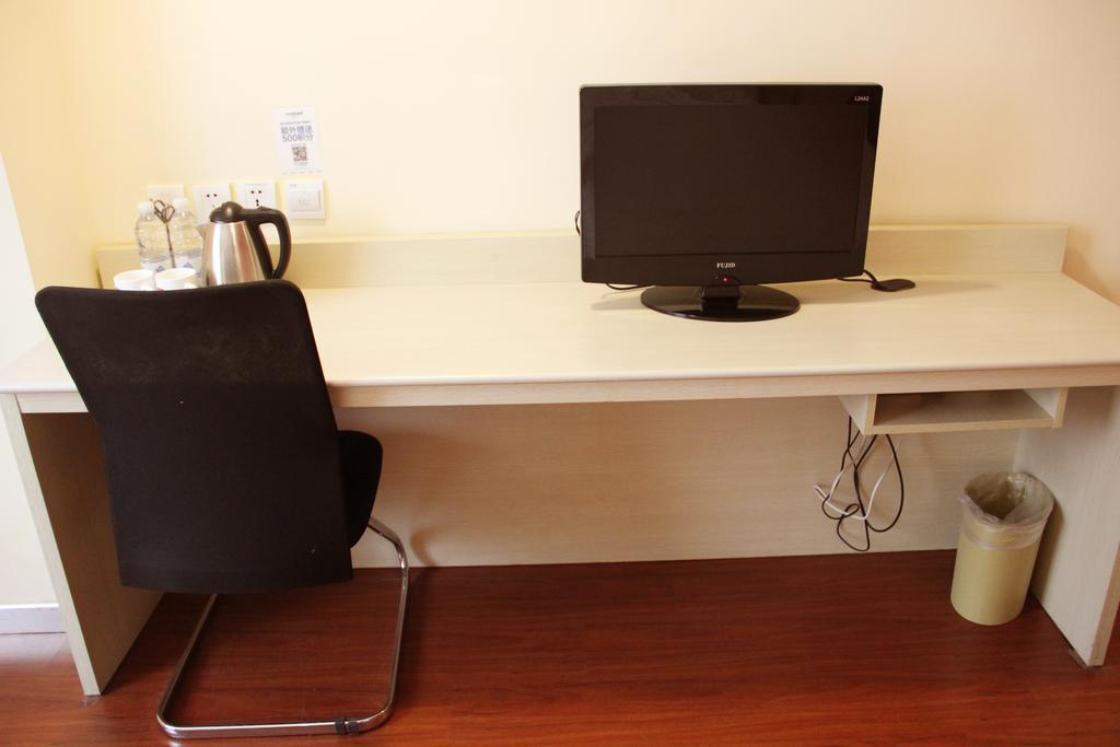 Hanting Express Lanzhou Railway Station Room photo